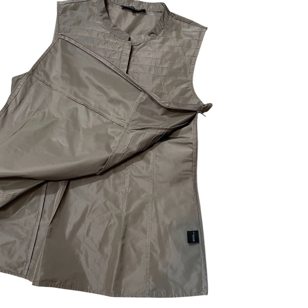 Lafayette 148 Medium 100% Polyester Side Zip‎ Taupe Size 8 Pleated Front Blouse - Picture 5 of 6